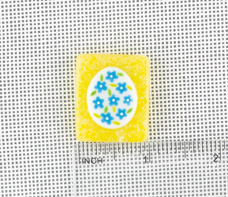 Beau Verre Floral Easter Egg Needleminder