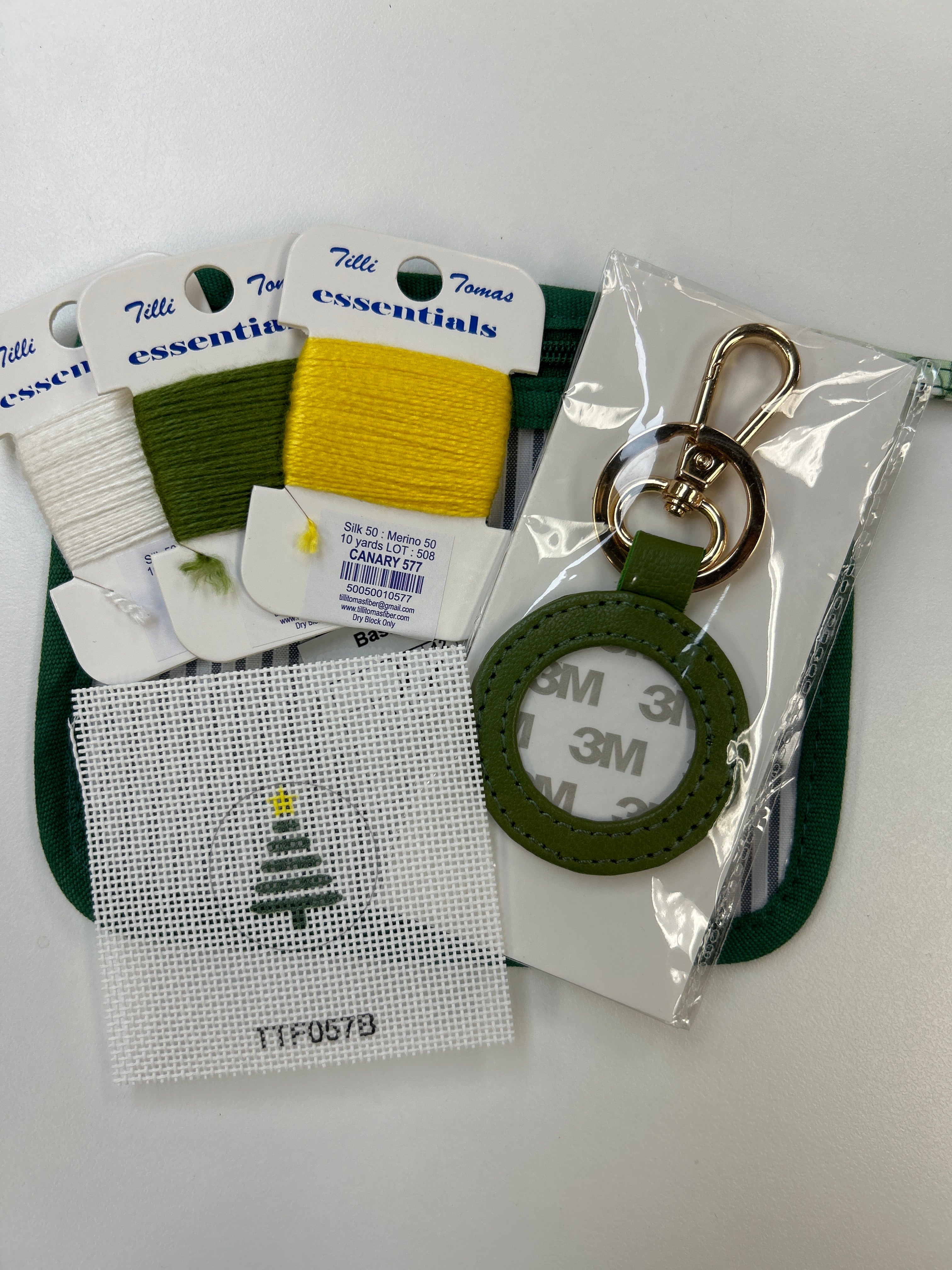Pack N Go Key Fob Kit Christmas Tree