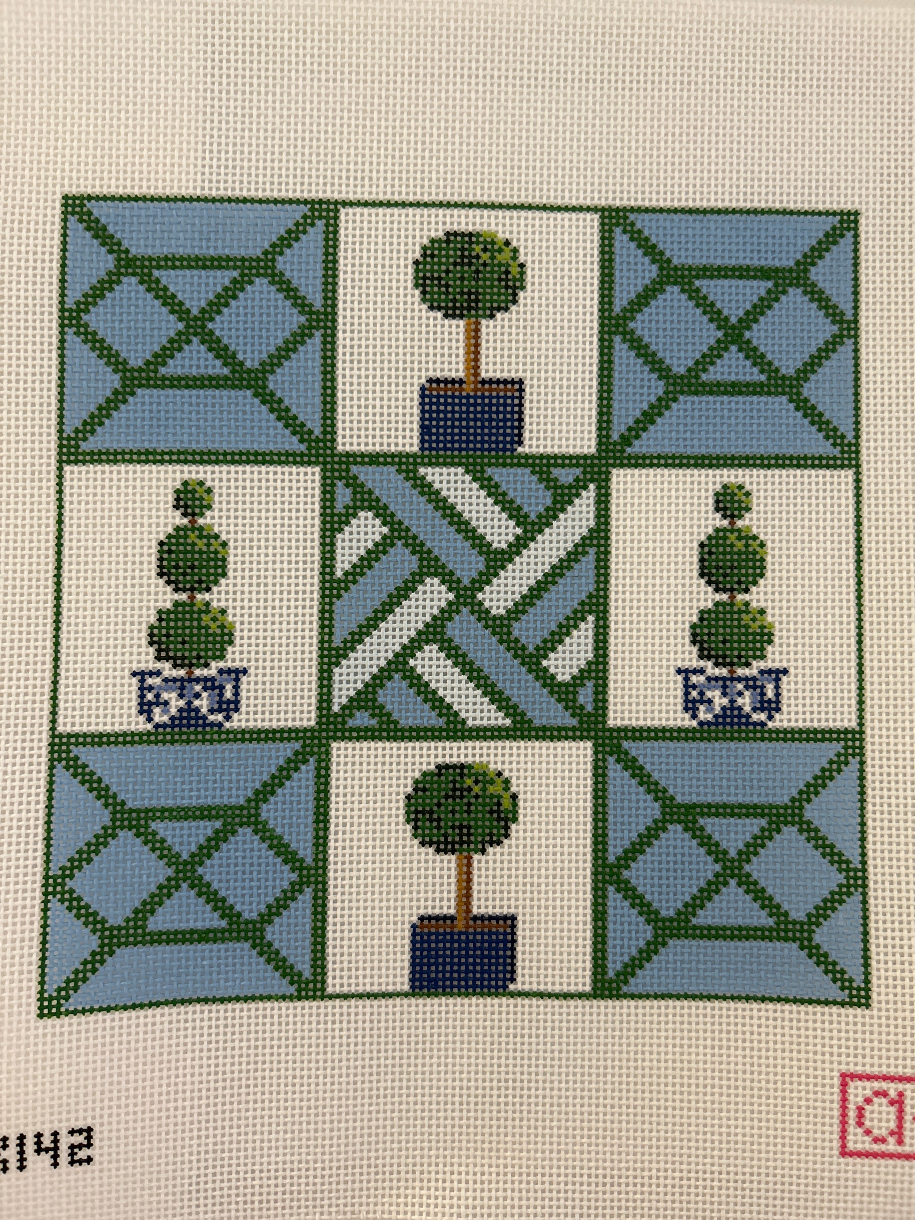 Topiary Tic Tac Toe AOK142