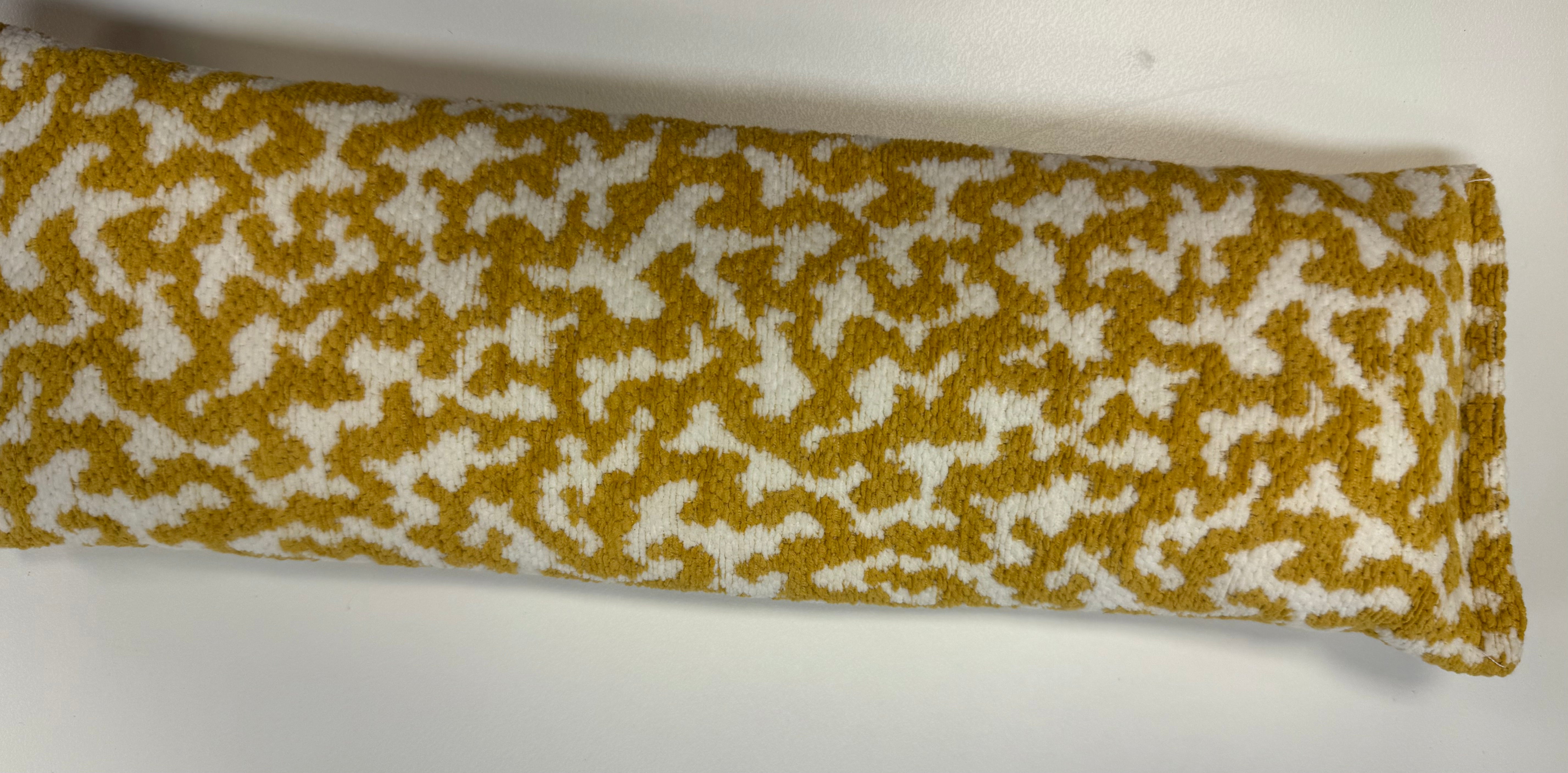 Gold and White Frame Weight