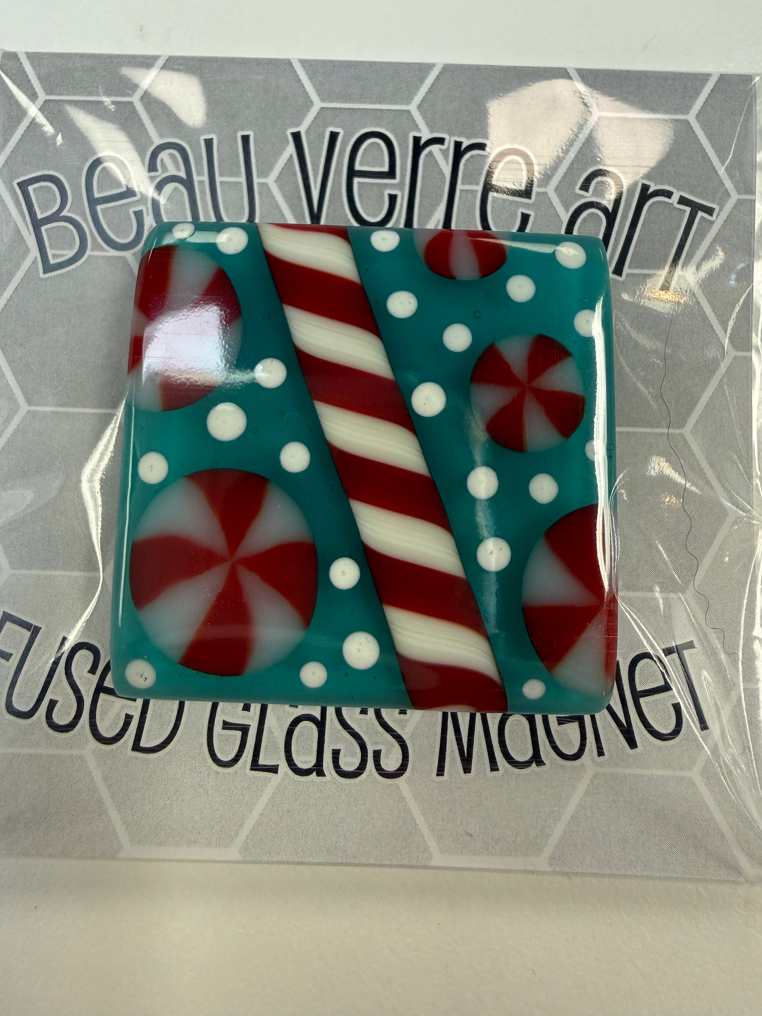 Peppermint with Dots on Aqua Needleminder