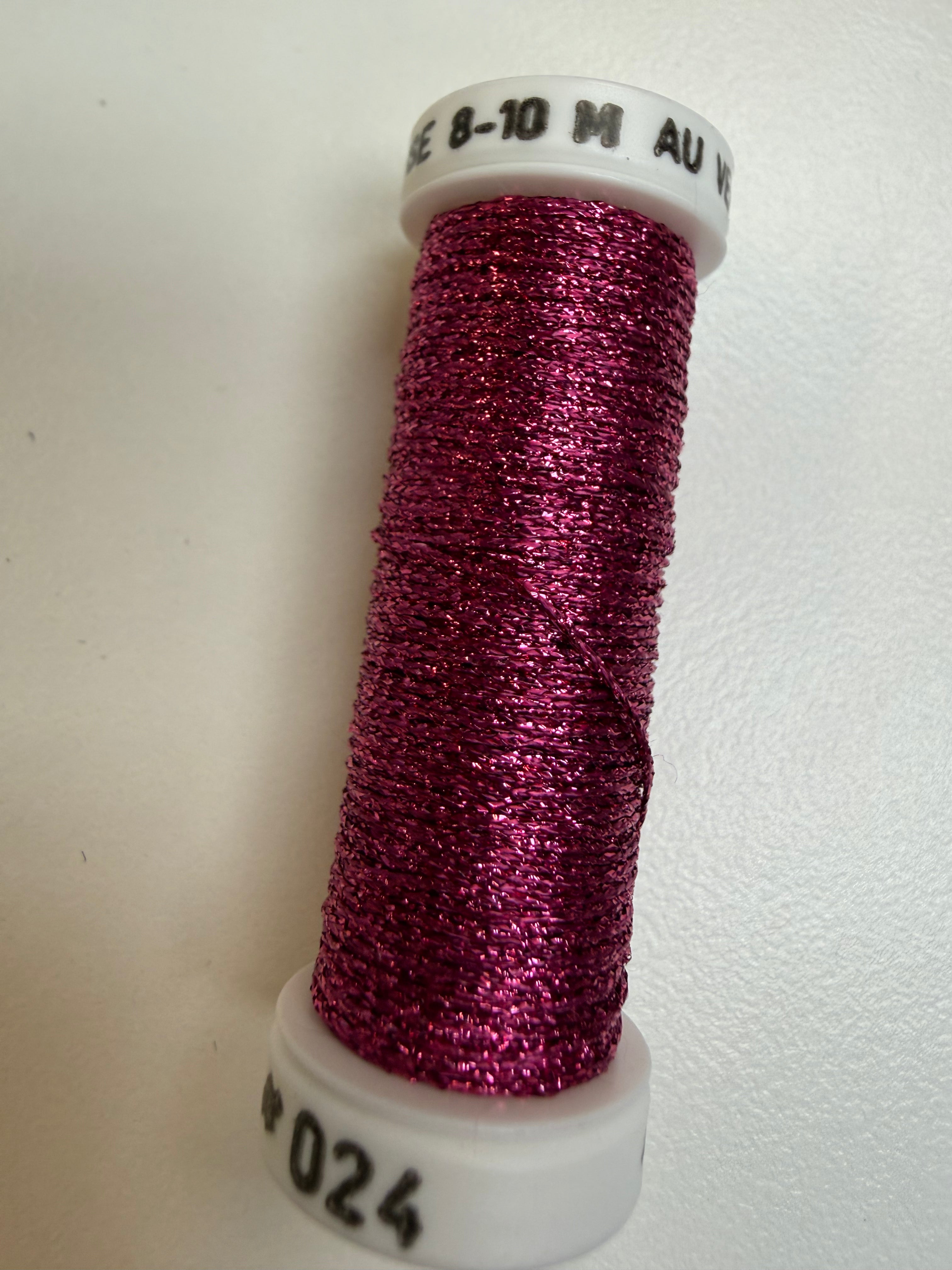 Au Ver a Soie Metallic Braid Size 8