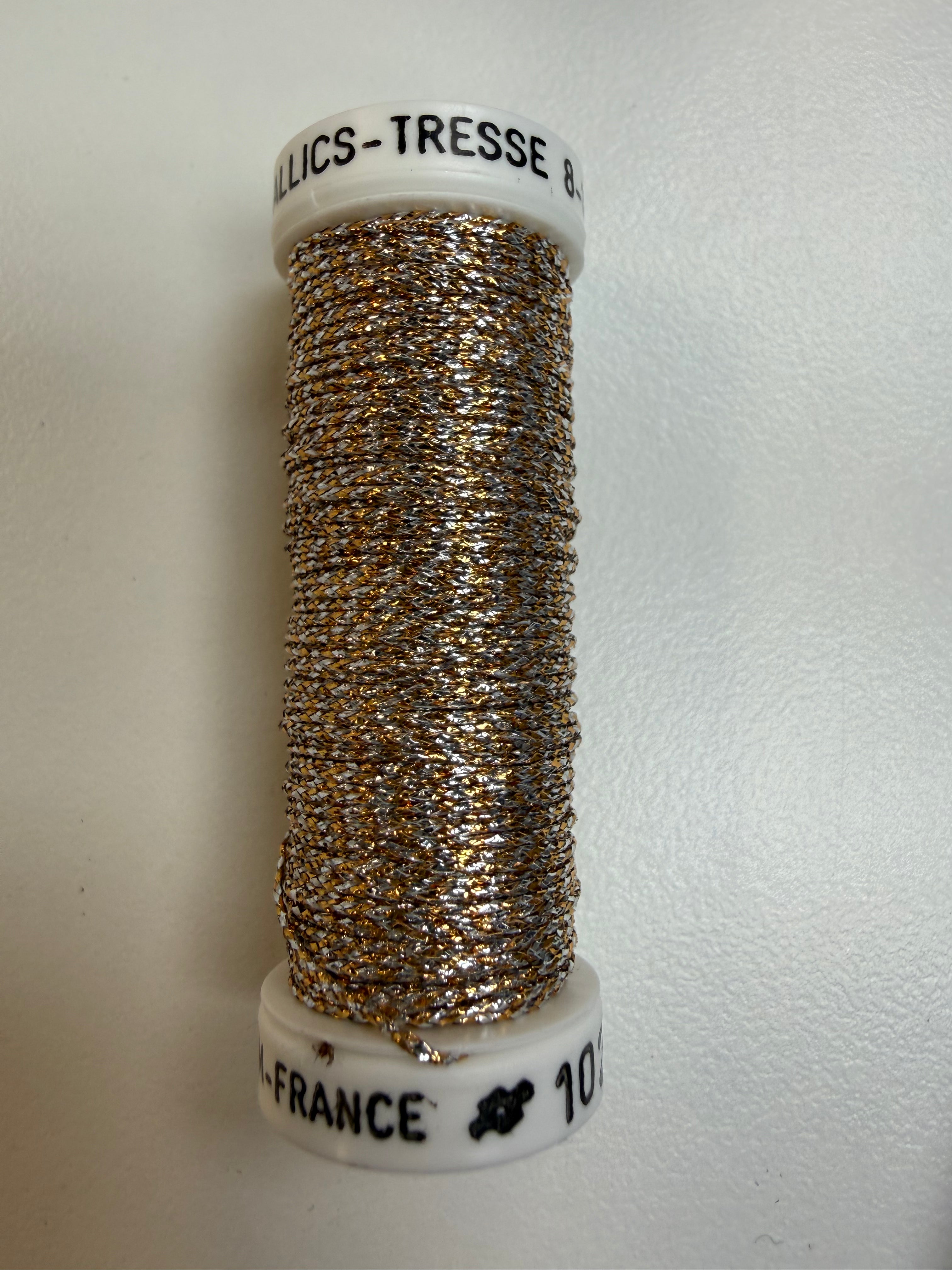 Au Ver a Soie Metallic Braid Size 8