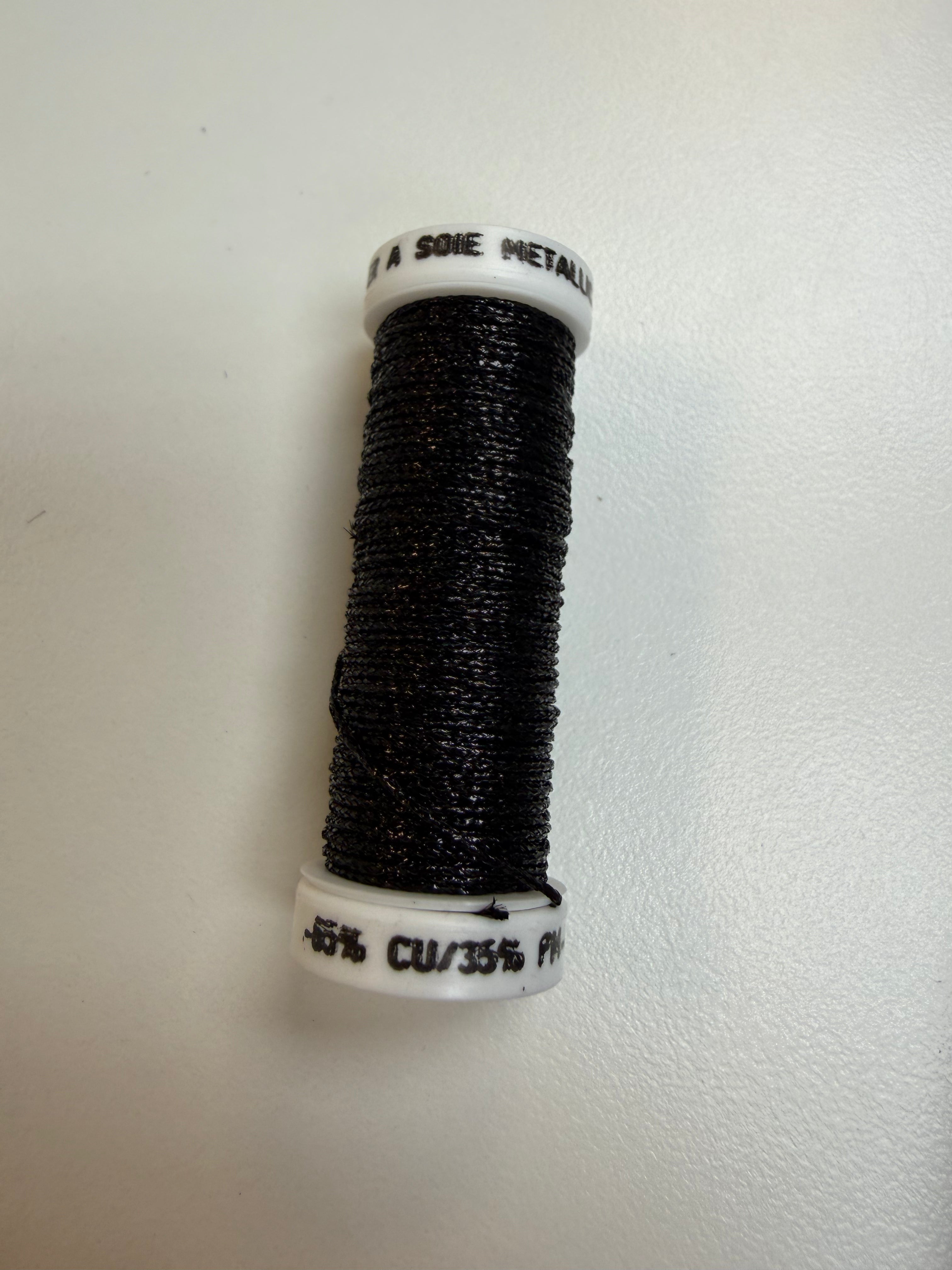 Au Ver a Soie Metallic Braid Size 8