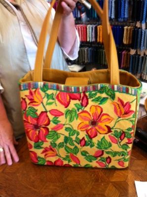 4 Piece Mystic Flower Tote WG12250