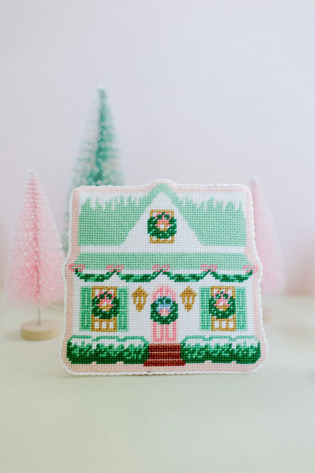 Christmas Village Green House LP46