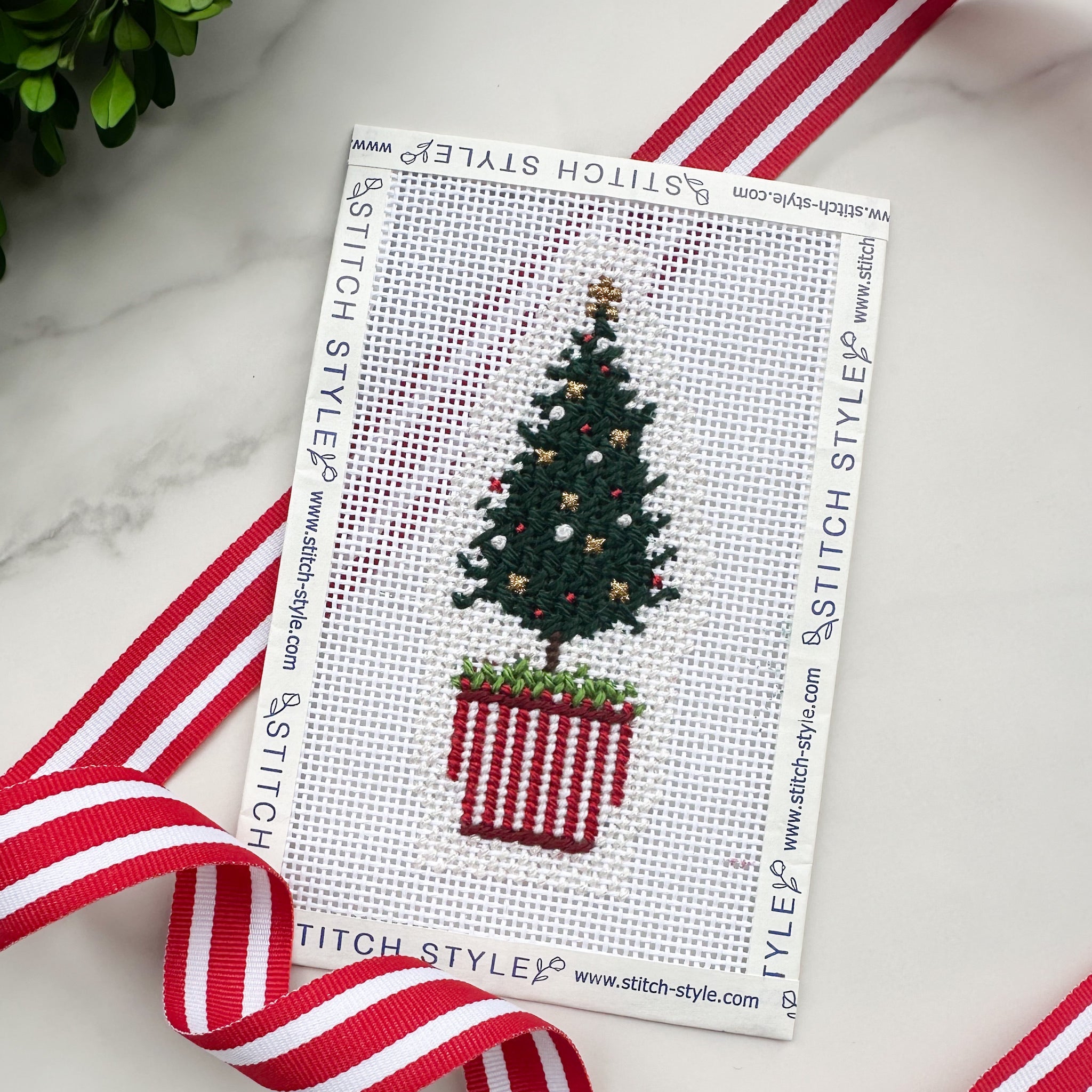 Christmas Tree in Red and White Pot SS197