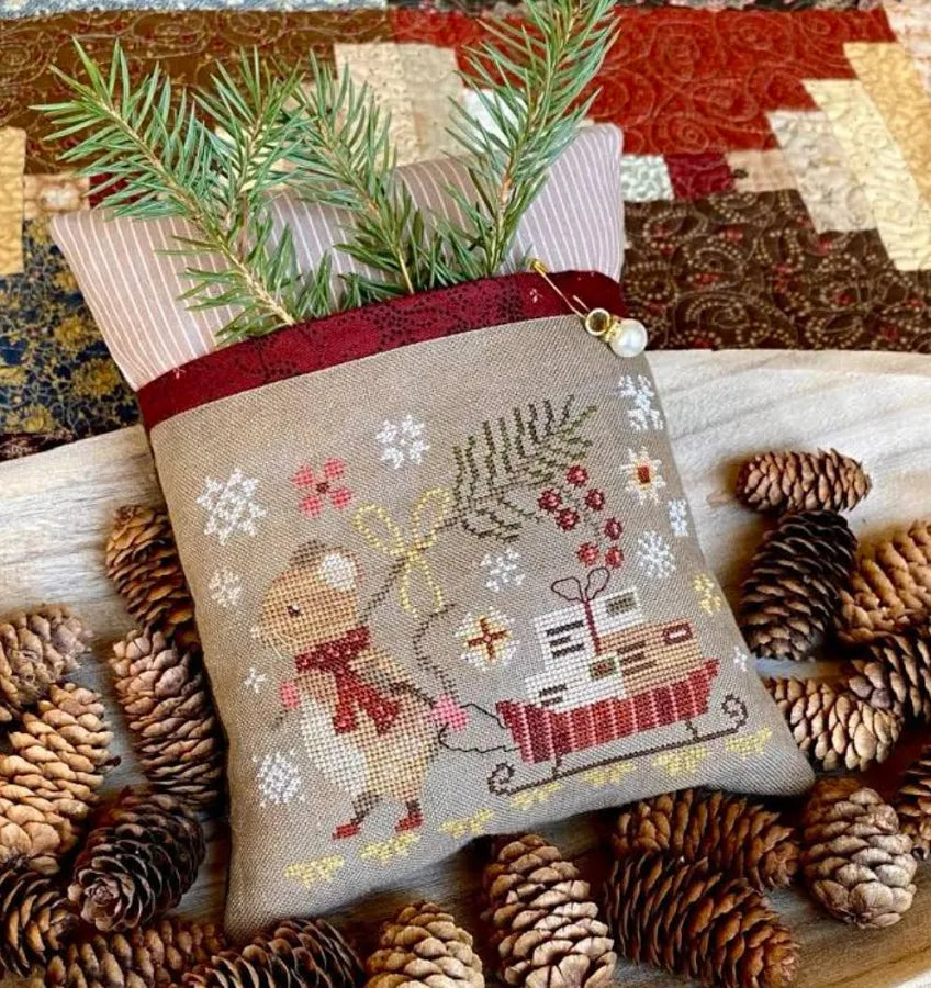 The Postmouse's Christmas Delivery Blueberry Ridge xs