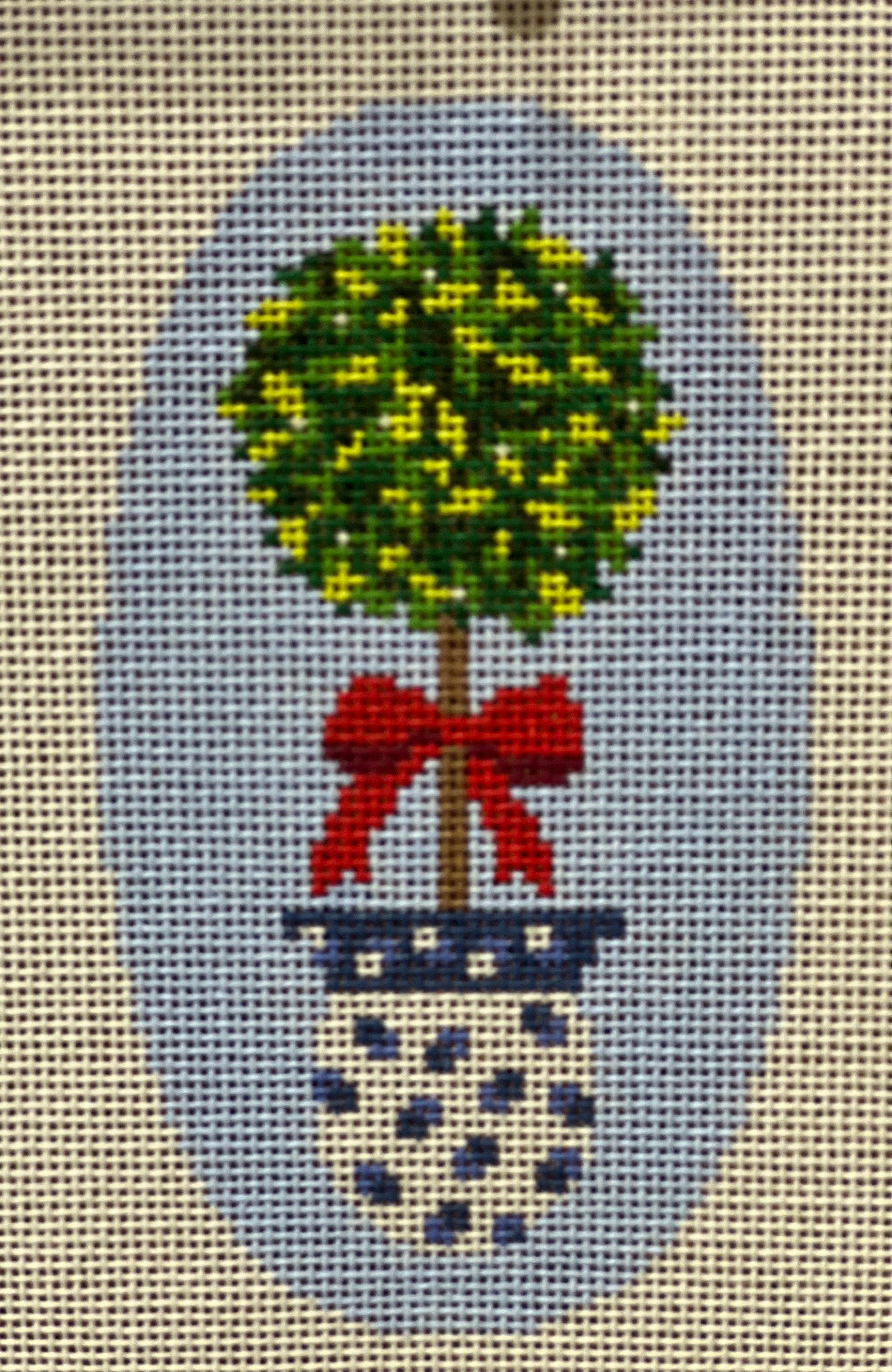 Kissing Ball Topiary TSS -061
