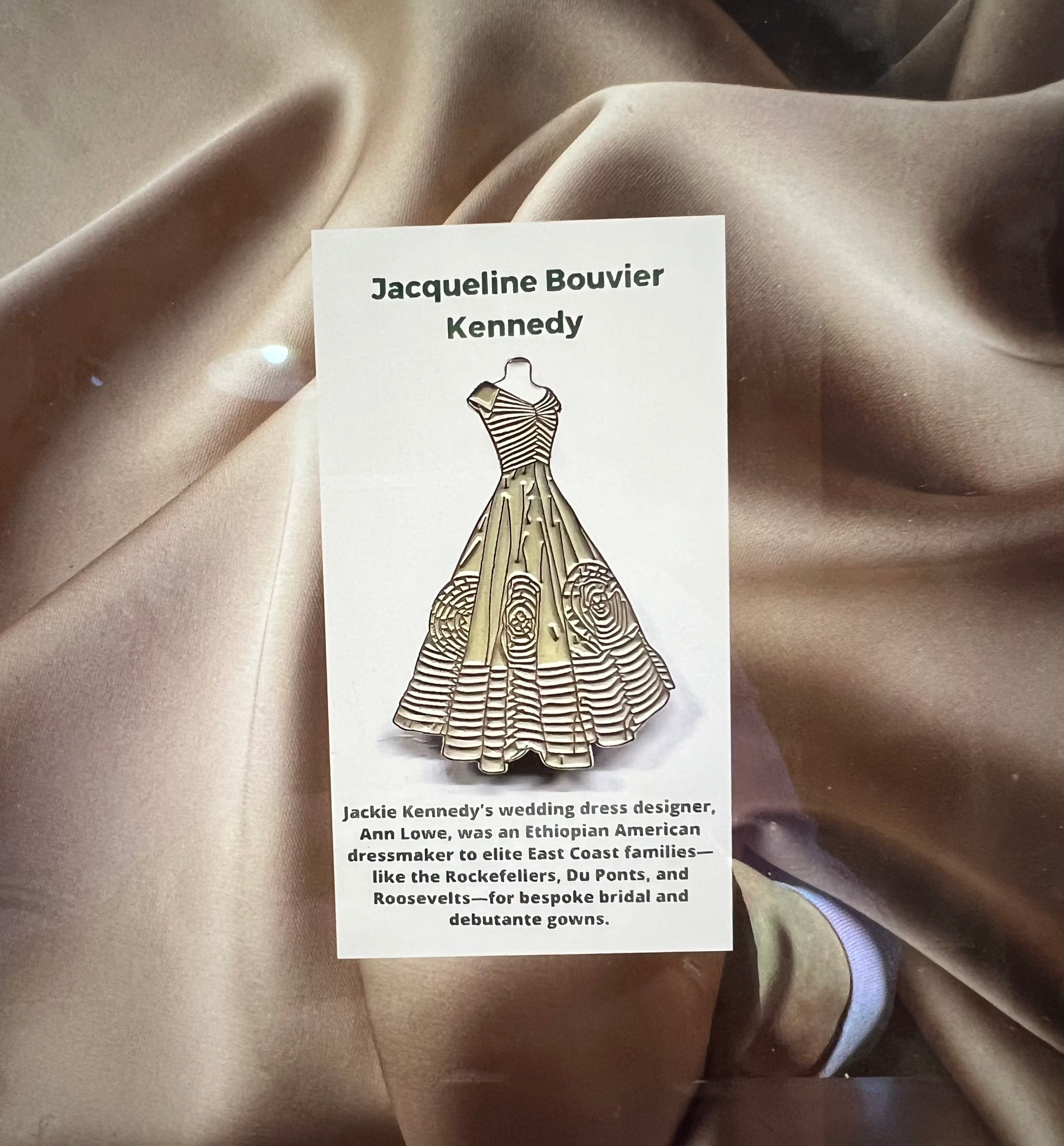 Jacki Kennedy Wedding Dress Magnetic